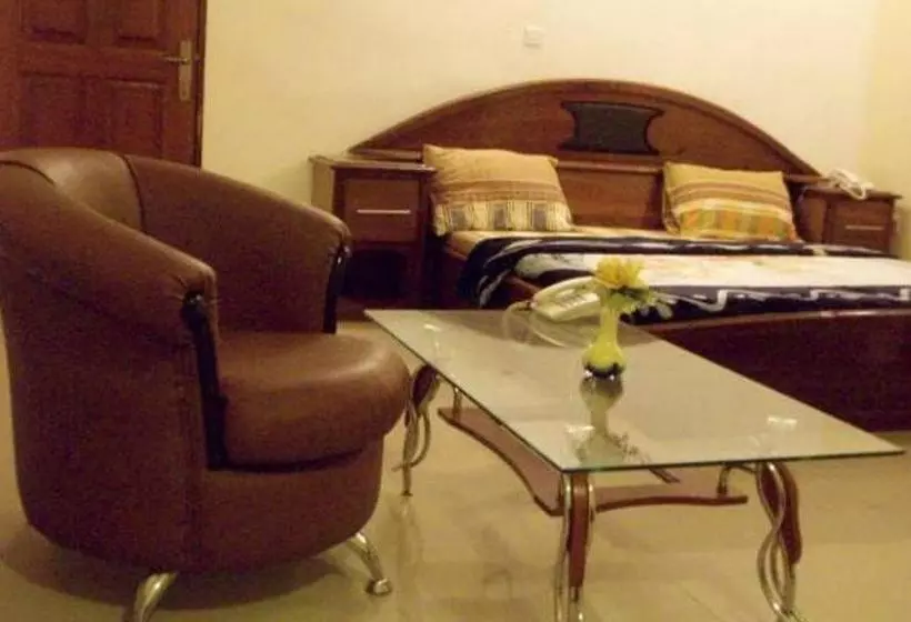 پانسیون Room In Lodge - Afara Castle Hotelbudget Hotel In Calabar