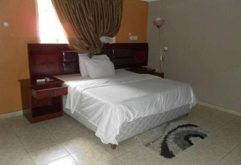 پانسیون Royal Parklane