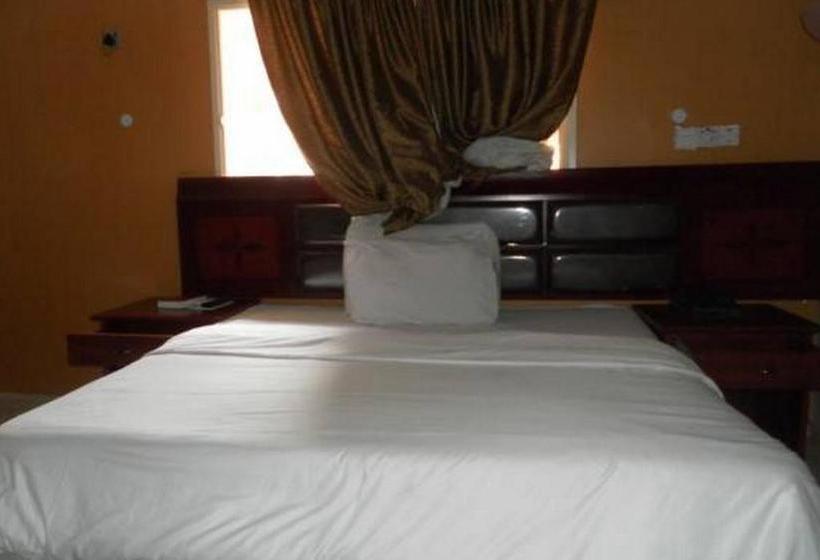 پانسیون Royal Parklane