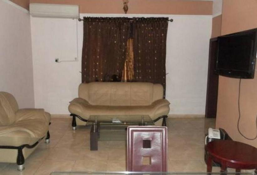 پانسیون Royal Parklane