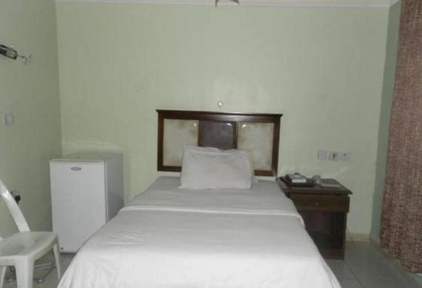 پانسیون Royal Parklane