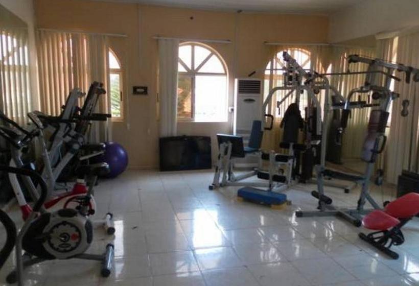 پانسیون Royal Parklane