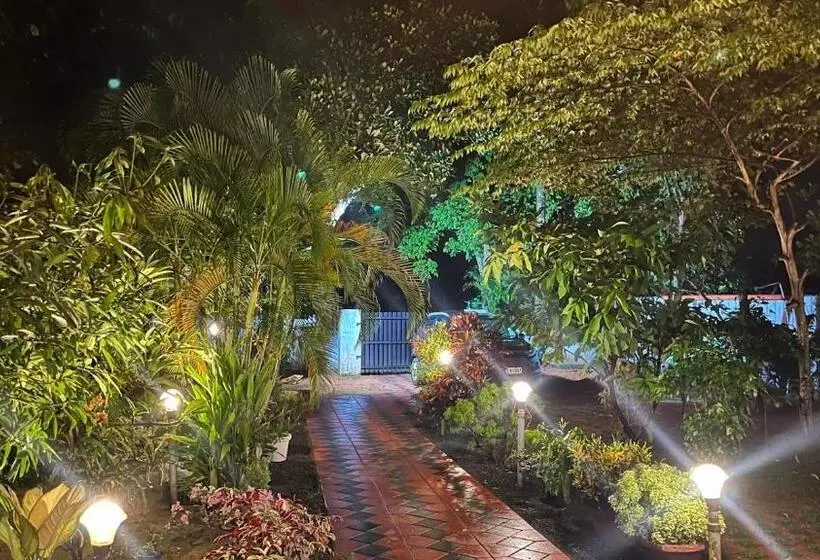 ベッドアンドブレックファースト Marari Charlys Homestay