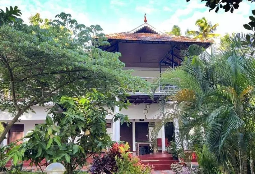 ベッドアンドブレックファースト Marari Charlys Homestay