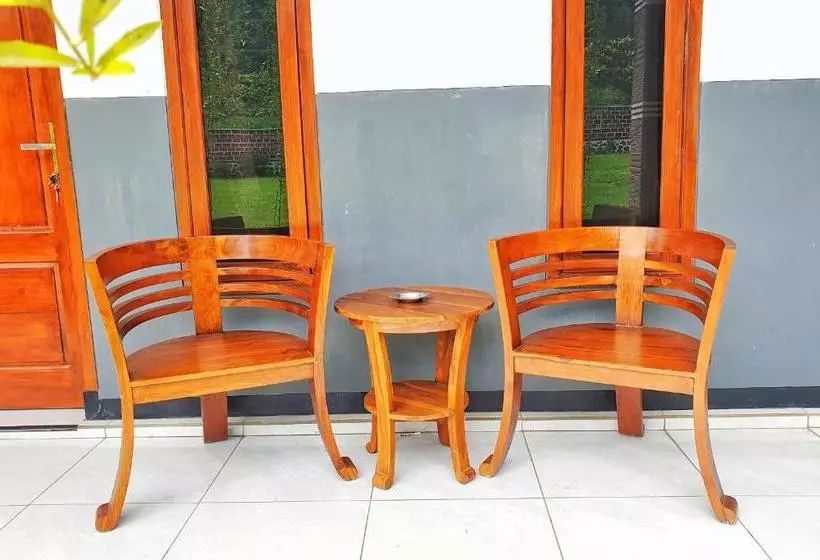 Hotelli Oyo 90328 Penginapan A3