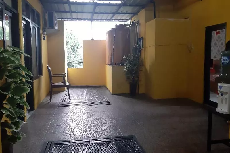 Hotelli Reddoorz Near Alun Alun Sidoarjo