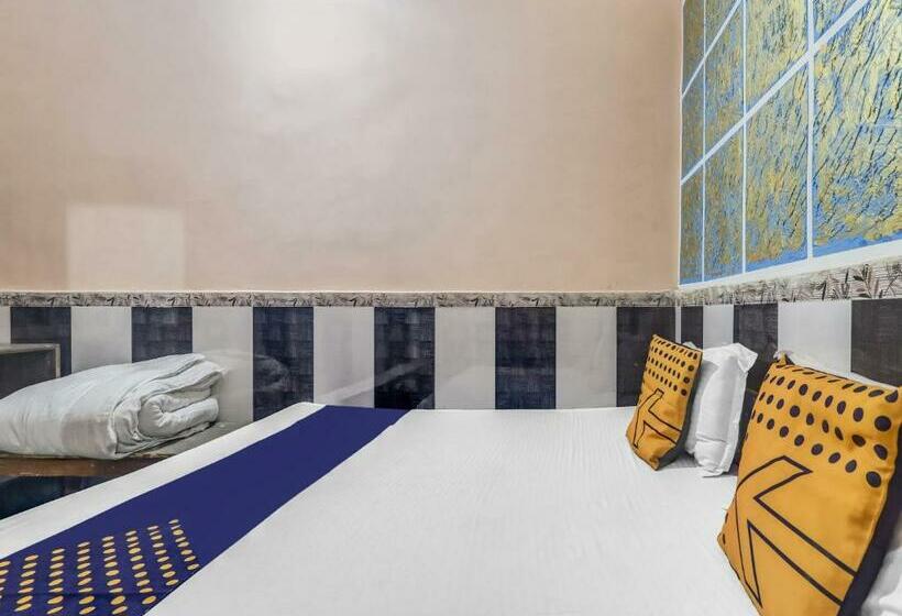 ホテル Spot On 79257 New Sado