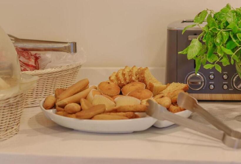 هتل Twins Boutique