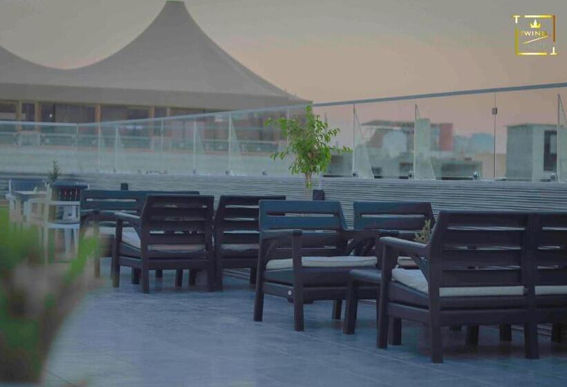 هتل Twins Boutique