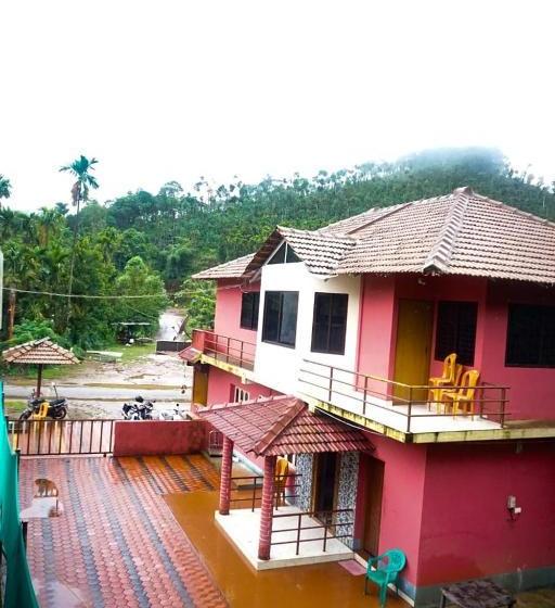 Hotel Vamoose Balgal Homestay