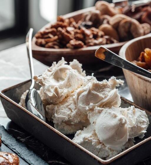 Payava Hotel By True Blue