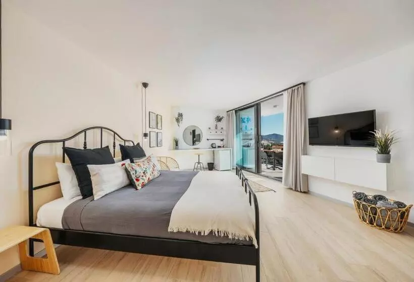 Payava Hotel By True Blue