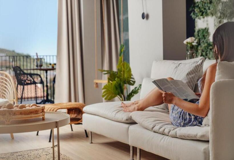 Payava Hotel By True Blue