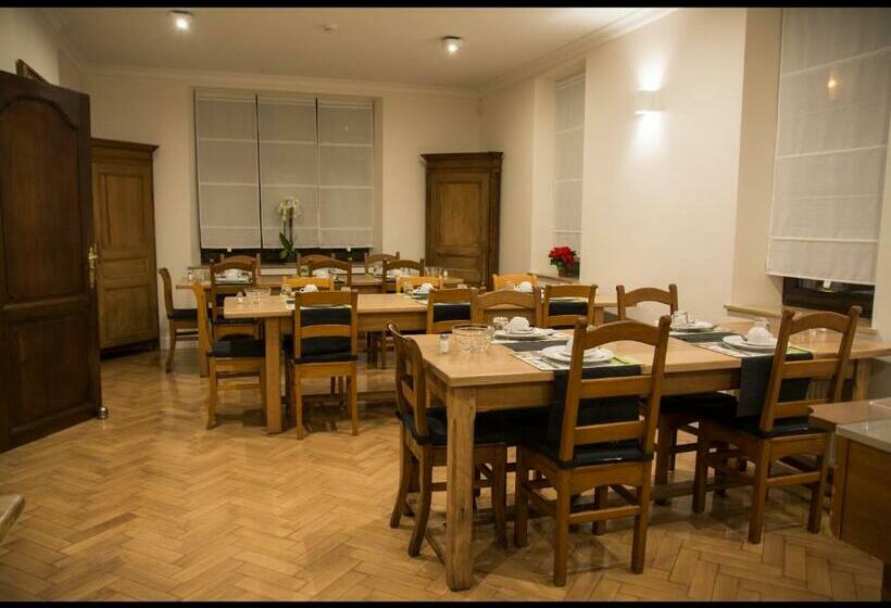 ホテル Au Manoir Des Vallees