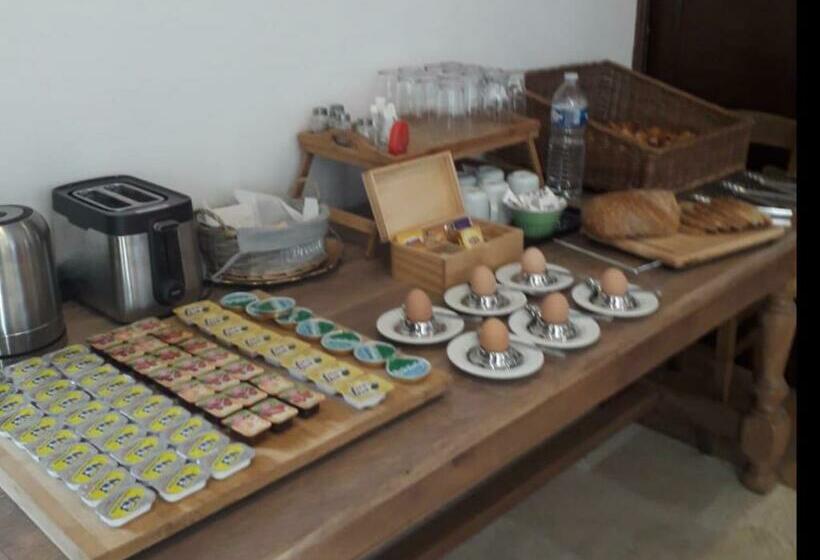 ホテル Au Manoir Des Vallees