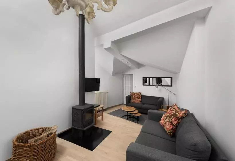 فندق Aux Ecuries De La Reine