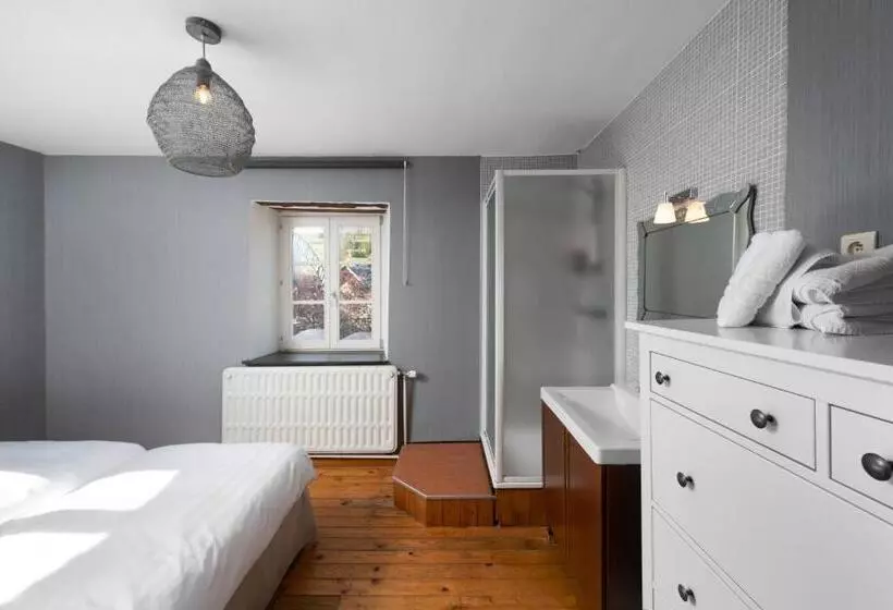 فندق Aux Ecuries De La Reine