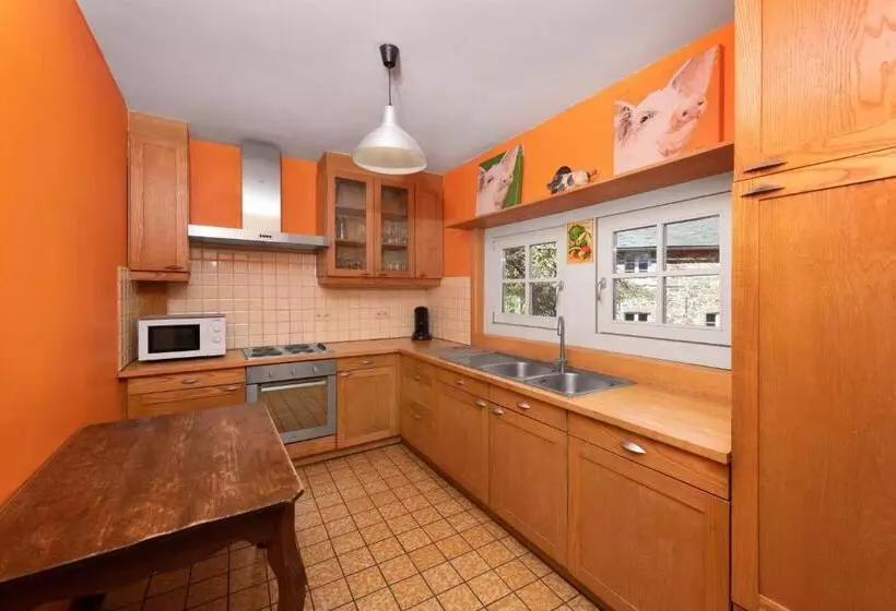 فندق Aux Ecuries De La Reine