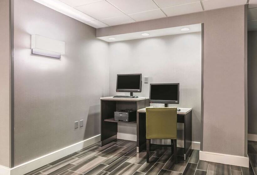 ホテル La Quinta By Wyndham Dallas Plano West