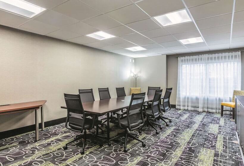 ホテル La Quinta By Wyndham Dallas Plano West