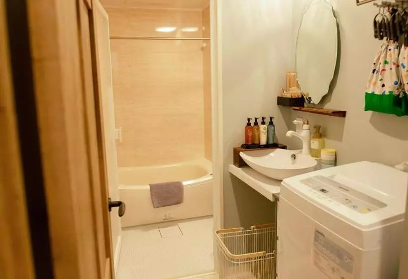 7 Rooms Hotel & Cafe