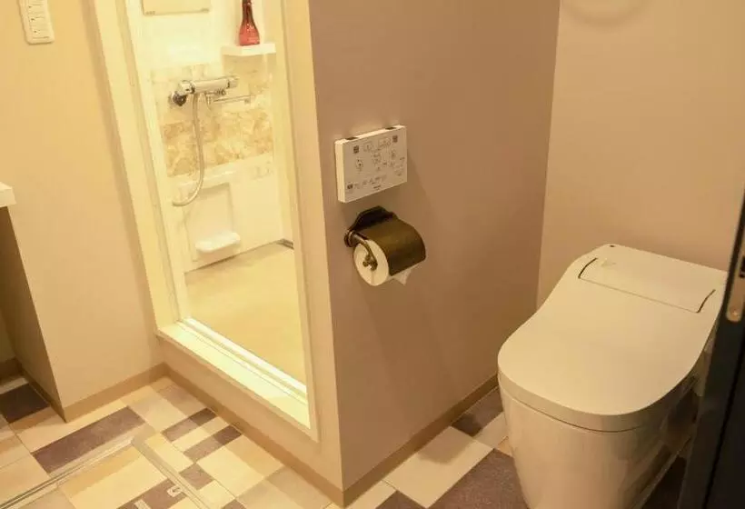 7 Rooms Hotel & Cafe