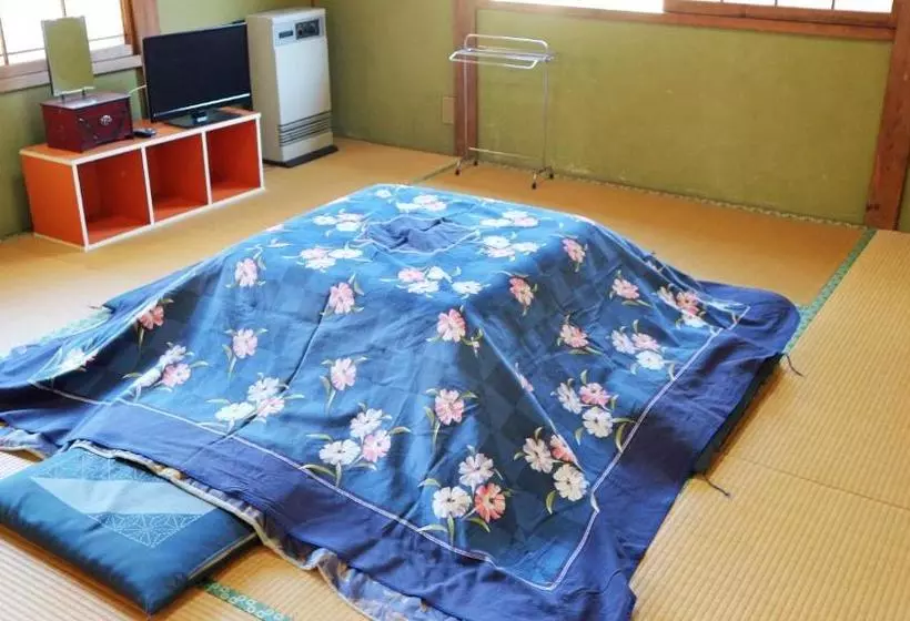 ベッドアンドブレックファースト Minpaku Hanaya