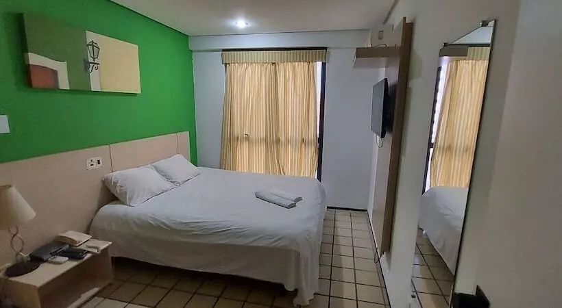 Flat Number One Ferreira Hospdagens