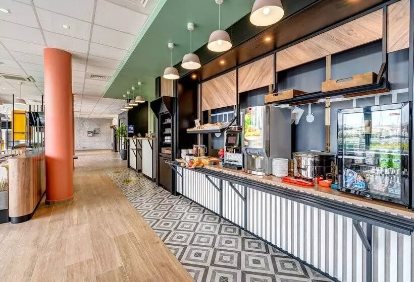 B&b Hotel Le Port Marly Saint Germain En Laye