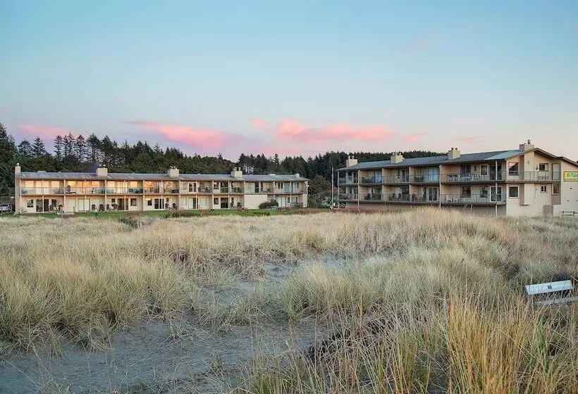 Hotelli Hi Tide Resort