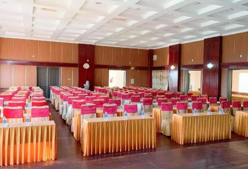 Hon Ngu Hotel Cua Lo Beach