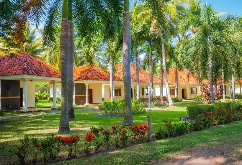 Pato Canales Hotel & Resort