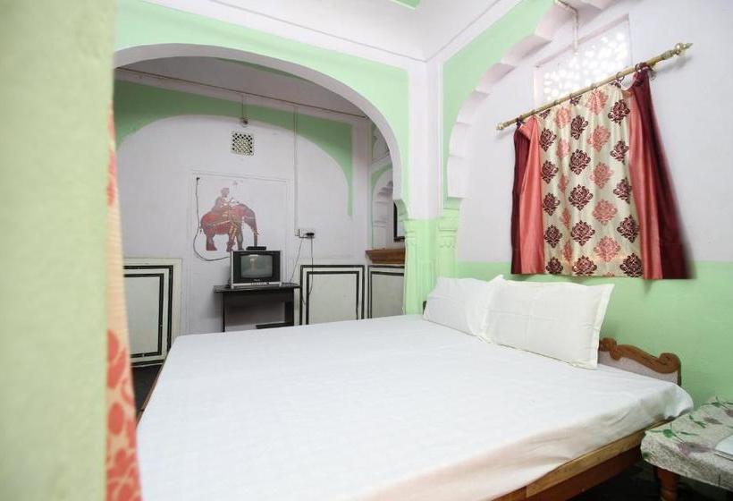 호텔 Spot On 40715 Khawas Palace Heritage Guest House
