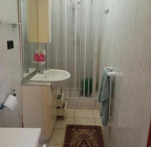 פנסיון Casa Garage