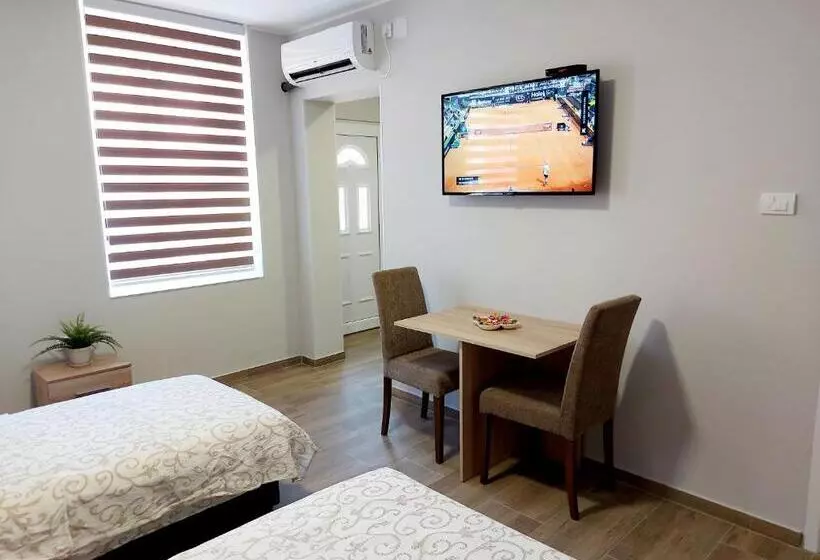 هاستل Centar Lux 2