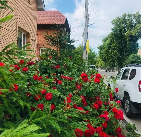تختخواب و صبحانه міні готель садиба