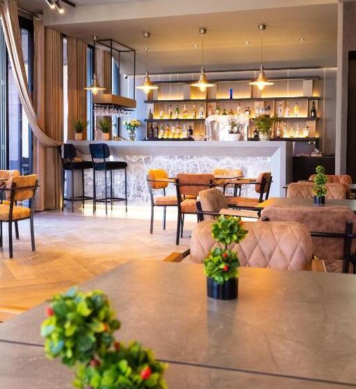 Donantelo Hotel Vlore