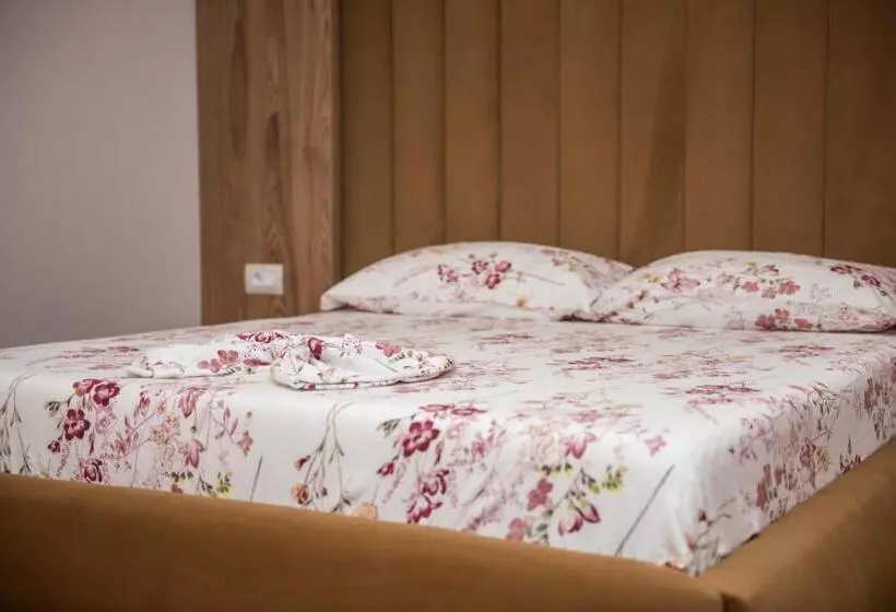 Donantelo Hotel Vlore