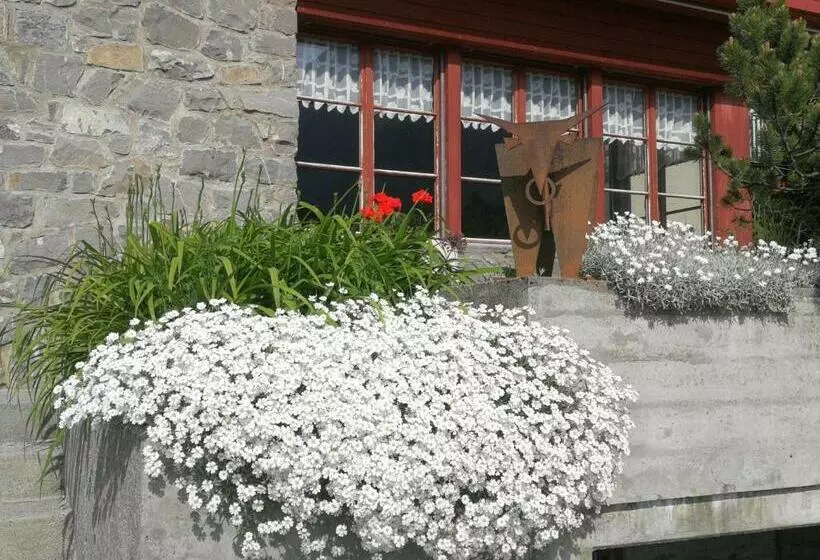 هتل Posthaus Urigen