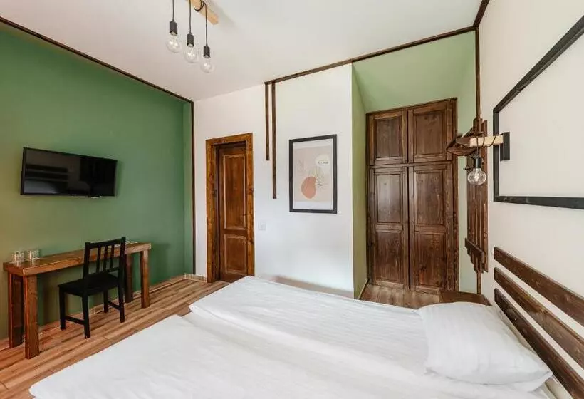 Majatalo Casa Dinainte Young And Adults Only