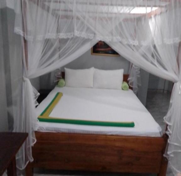 Пансион Green Park Safari House & Eco Tree House