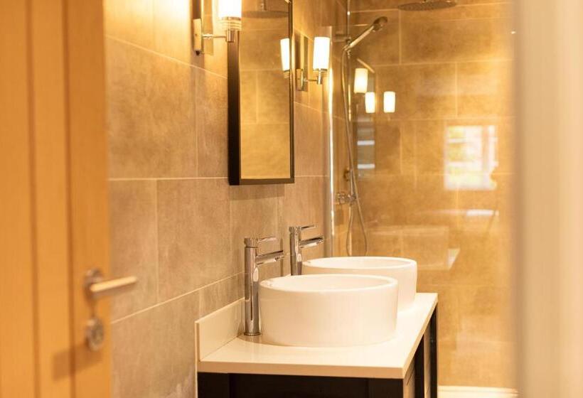 مبيت وإفطار The Partridge, Stretton