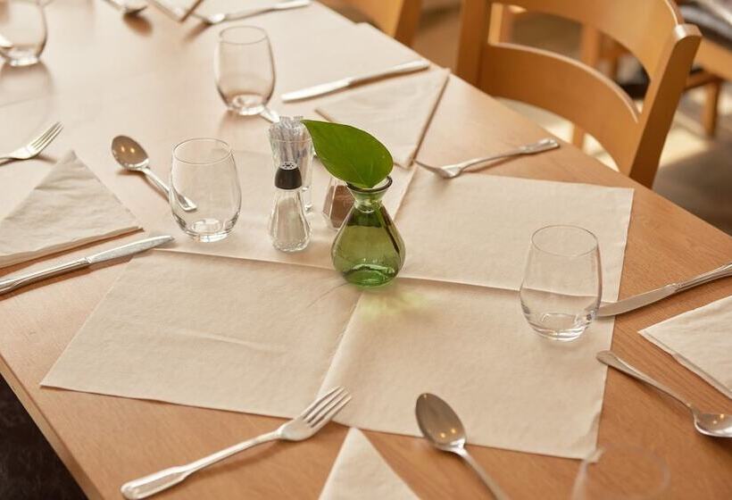 Отель Slobrua Gjestegård