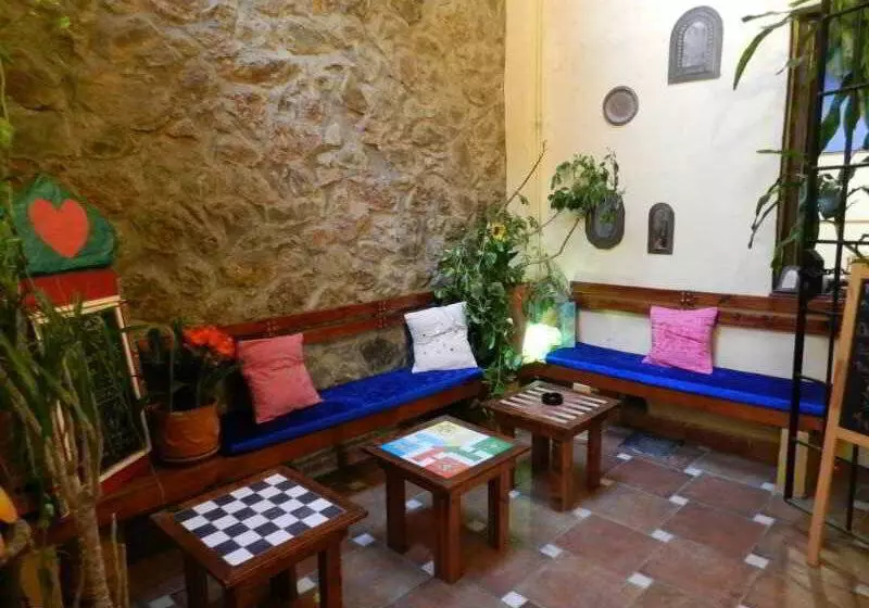 مسافرخانه Villa Alicia Guest House