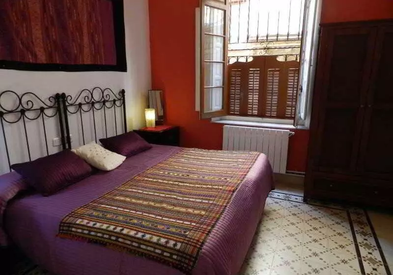 مسافرخانه Villa Alicia Guest House