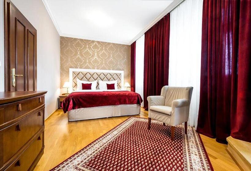 בית מלון כפרי Alexander