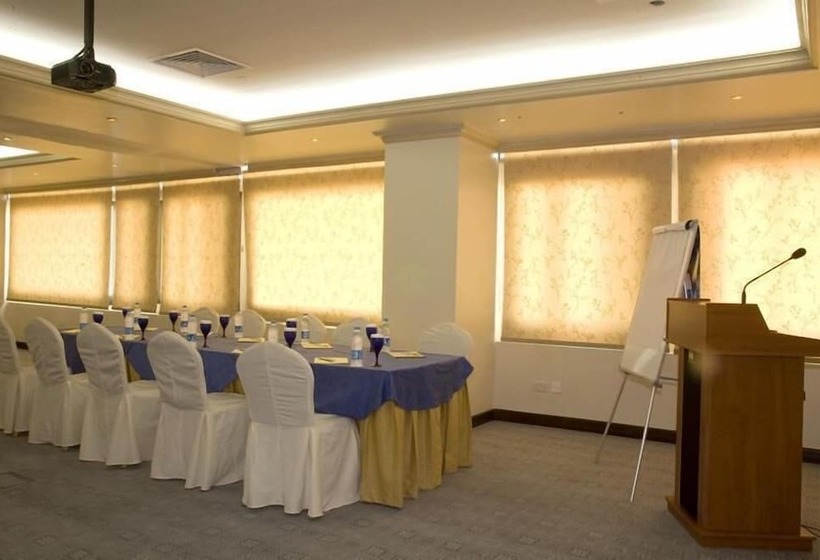 فندق Golden Tulip Al Khobar