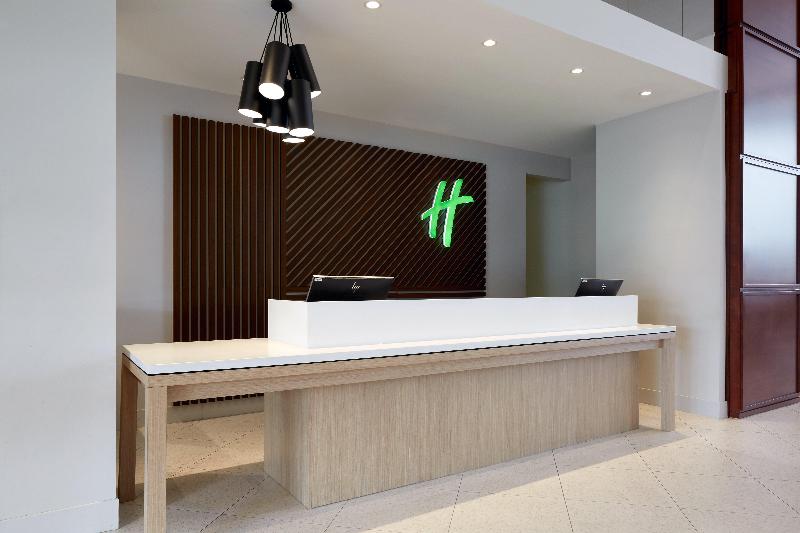 فندق Holiday Inn & Suites Montreal Airport, An Ihg