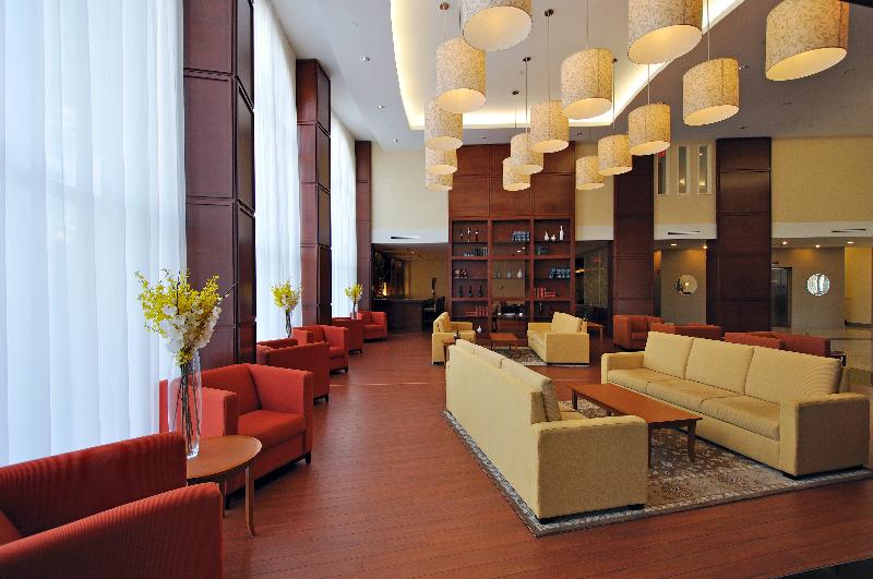 فندق Holiday Inn & Suites Montreal Airport, An Ihg