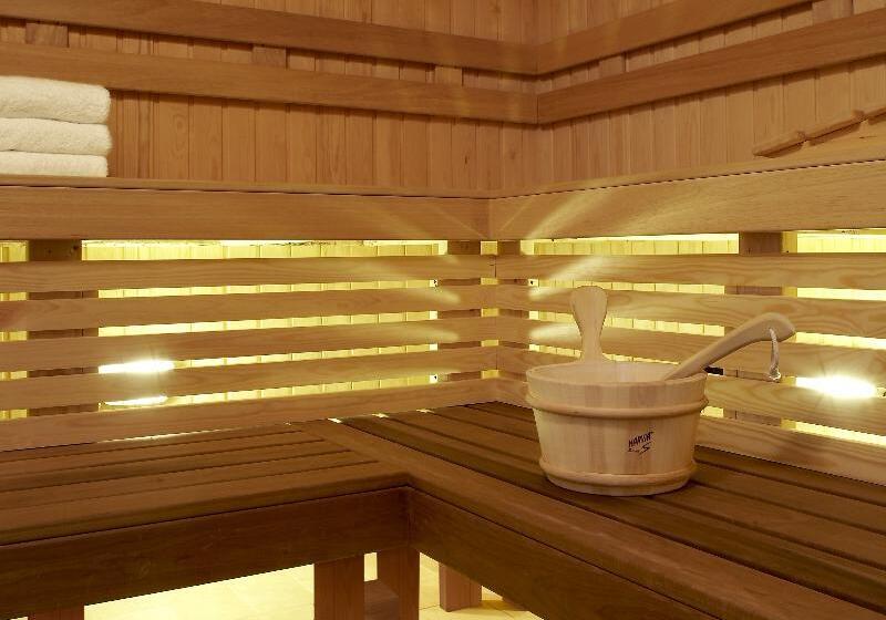 فندق Holiday Inn & Suites Montreal Airport, An Ihg